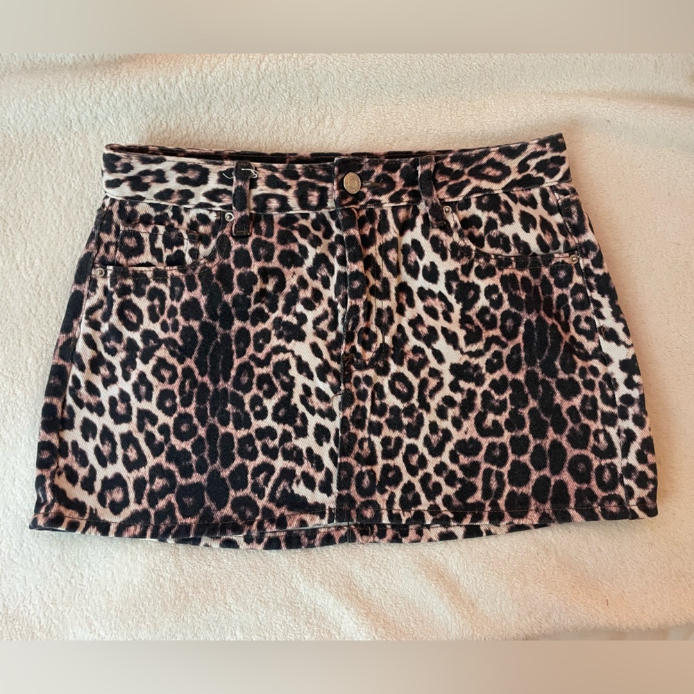 Pacific Sunwear Leopard Print Pencil Skirt